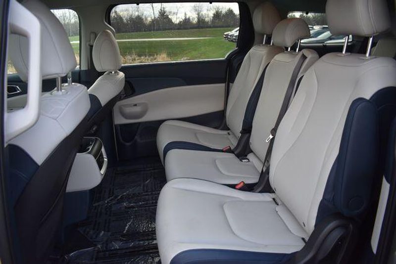 New 2026 Kia Carnival EXImage 20