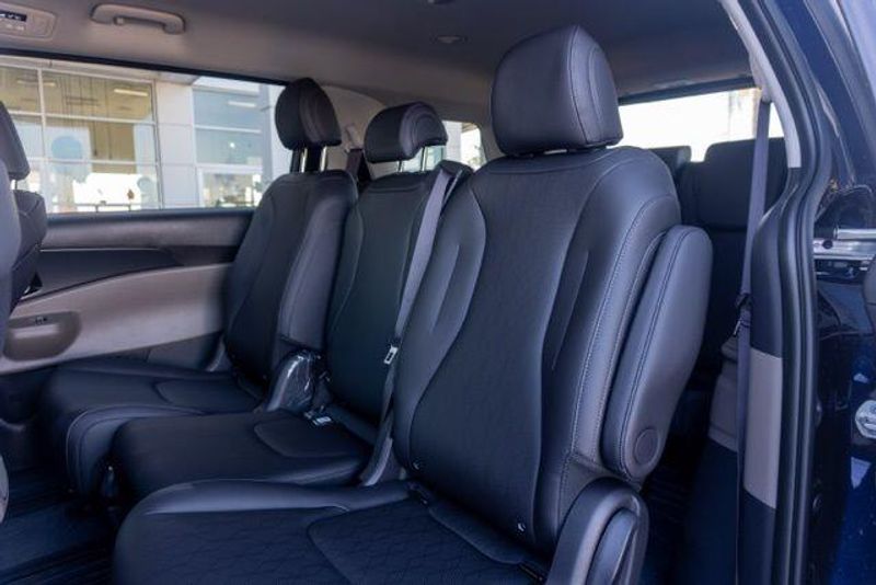 New 2026 Kia Carnival Hybrid LXSImage 14