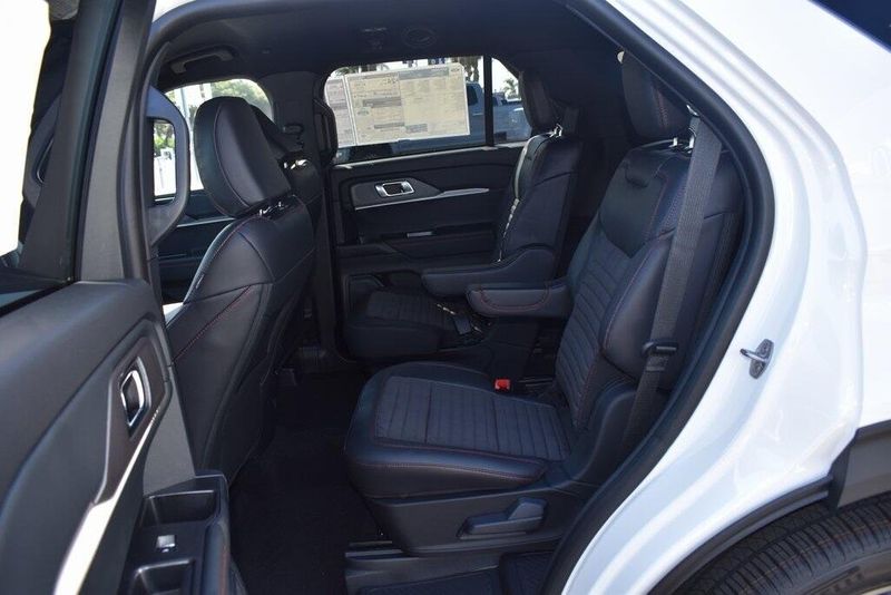 New 2025 Ford Explorer ST-LineImage 9