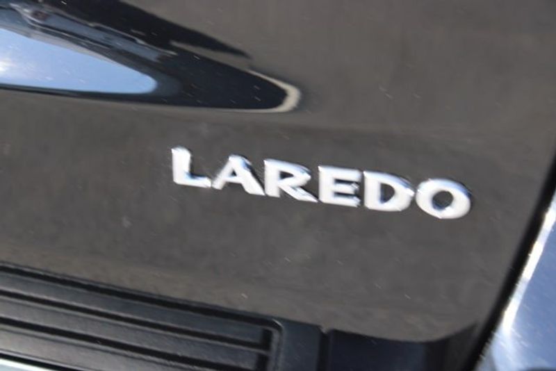 2017 Jeep Grand Cherokee LaredoImage 7