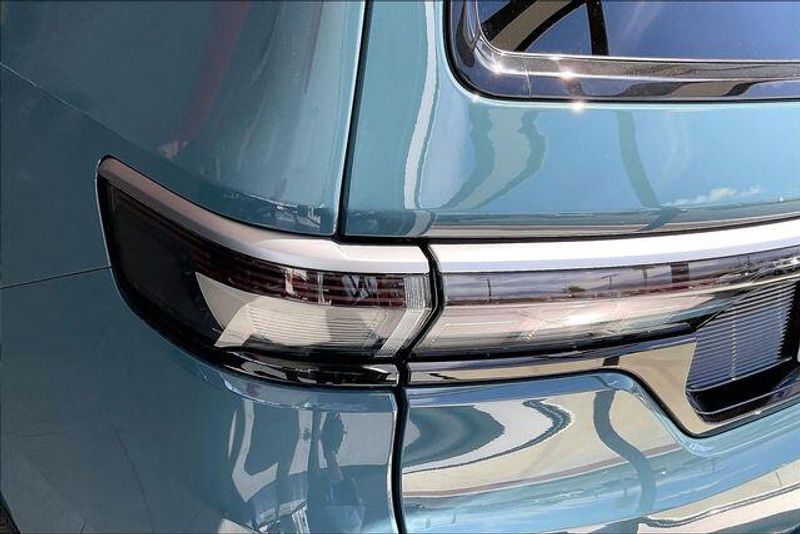 2026 Jeep Grand Wagoneer L 4x4Image 11