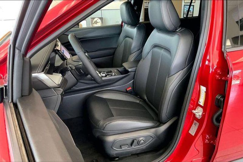 New 2026 Jeep Cherokee Limited 4x4Image 8