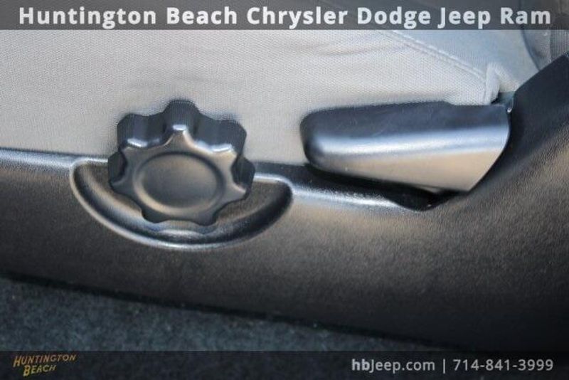 2023 Toyota Tacoma SRImage 37