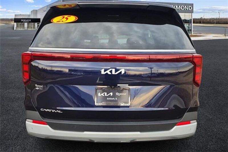 2025 Kia Carnival LXSImage 7