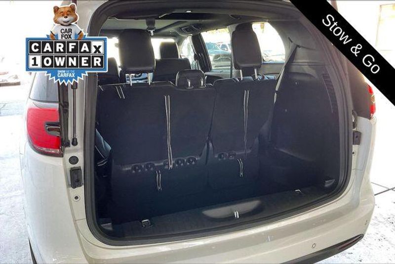 Used 2026 Chrysler Pacifica LimitedImage 34