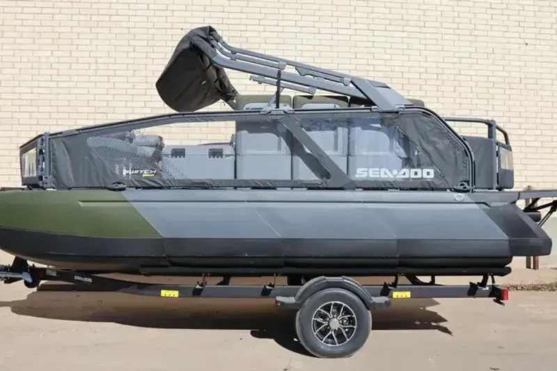 2025 SEADOO SWITCH FISH 18 230HP PAINTED TRAILER WILDERNESS GREEN 