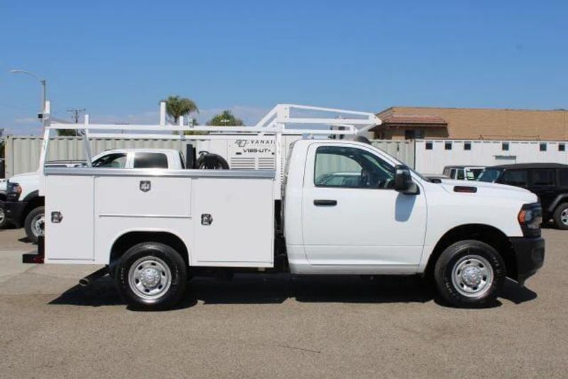 2024 RAM 2500 Tradesman Regular Cab Harbor BodyImage 3