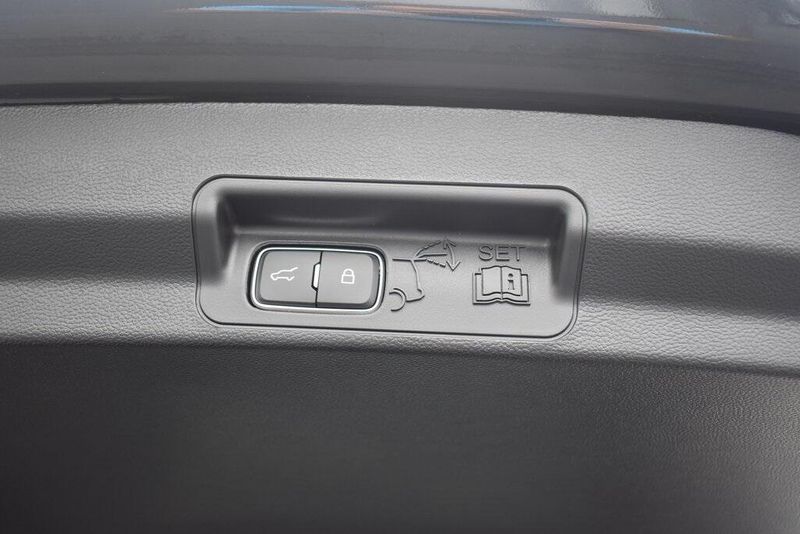 New 2025 Ford Explorer ST-LineImage 6