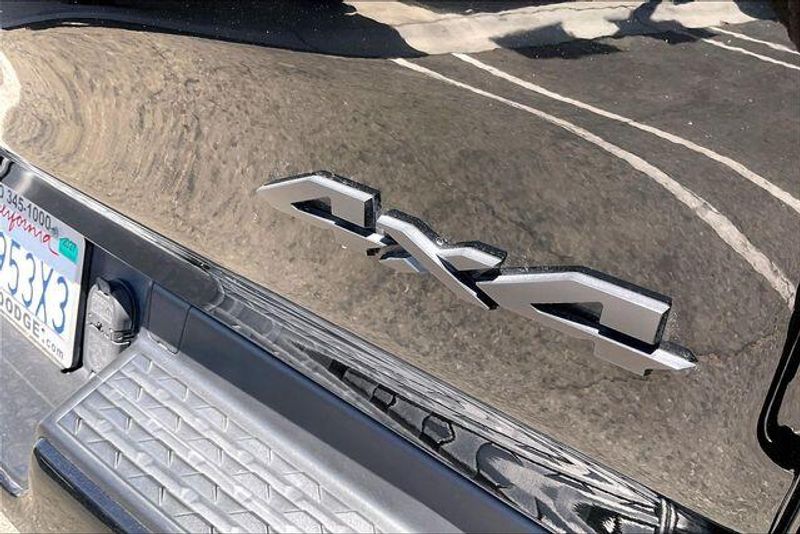 Used 2022 RAM 1500 LimitedImage 7