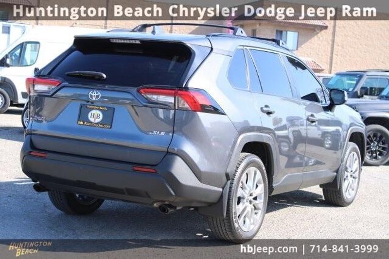 2023 Toyota RAV4 XLE PremiumImage 5