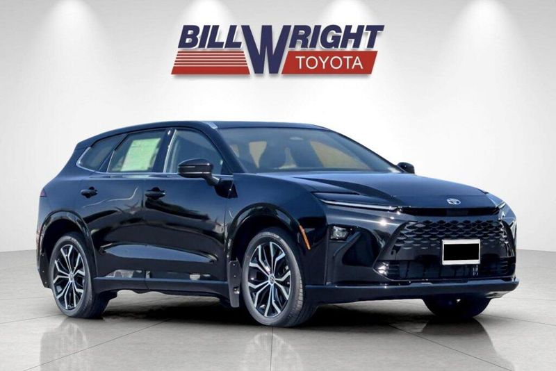 New 2026 Toyota Crown Signia XLEImage 1