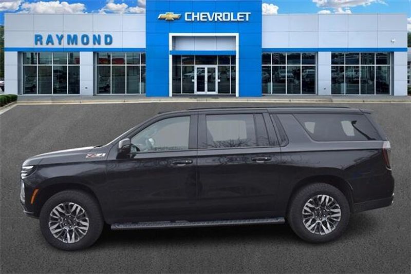 2025 Chevrolet Suburban Z71Image 6