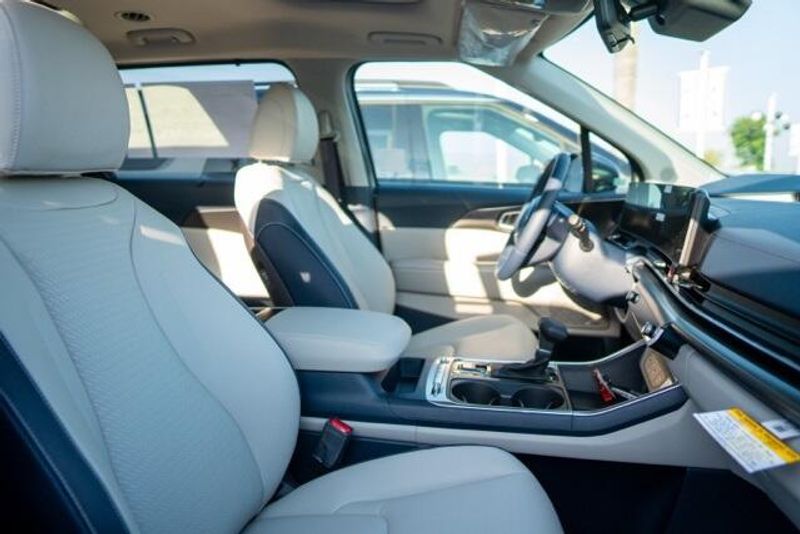 2026 Kia Carnival SXImage 10
