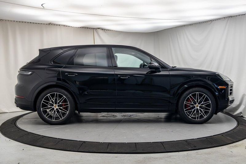 2024 Porsche Cayenne SImage 6