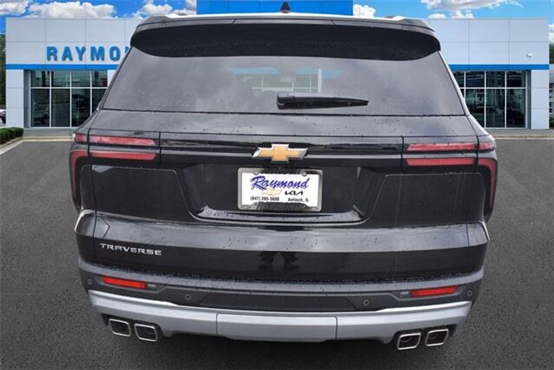 2025 Chevrolet Traverse LTImage 4