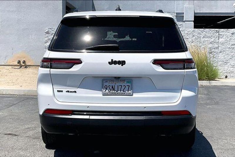 Used 2021 Jeep Grand Cherokee L AltitudeImage 3