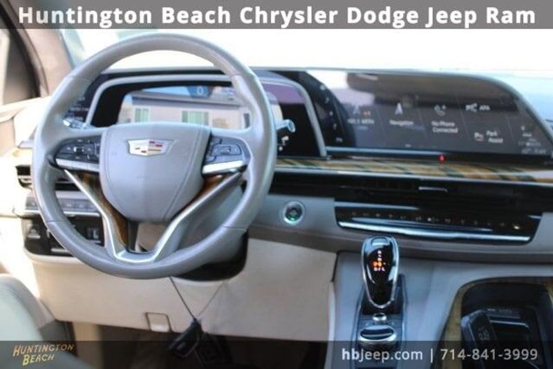 2021 Cadillac Escalade ESV Sport PlatinumImage 17
