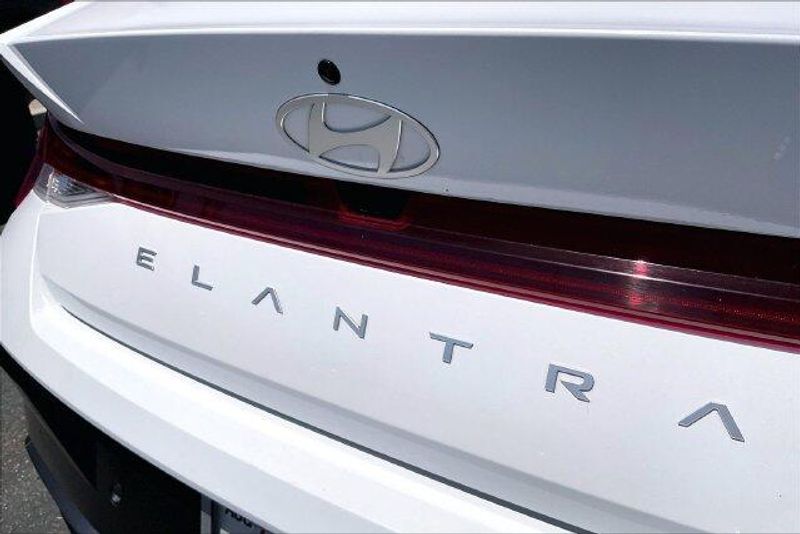 Used 2024 Hyundai Elantra LimitedImage 31