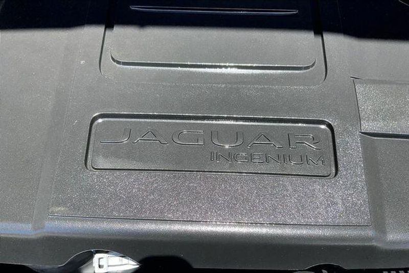 Used 2024 Jaguar XF R-Dynamic SEImage 32
