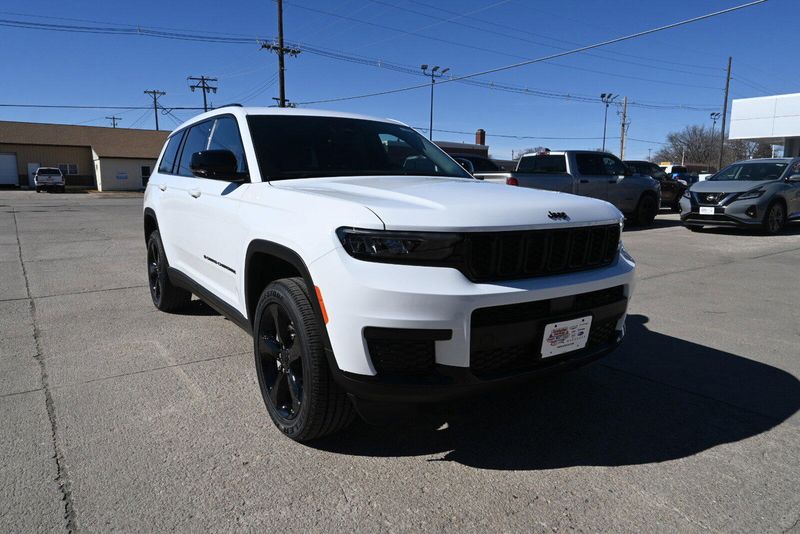 2025 Jeep Grand Cherokee L Altitude XImage 2