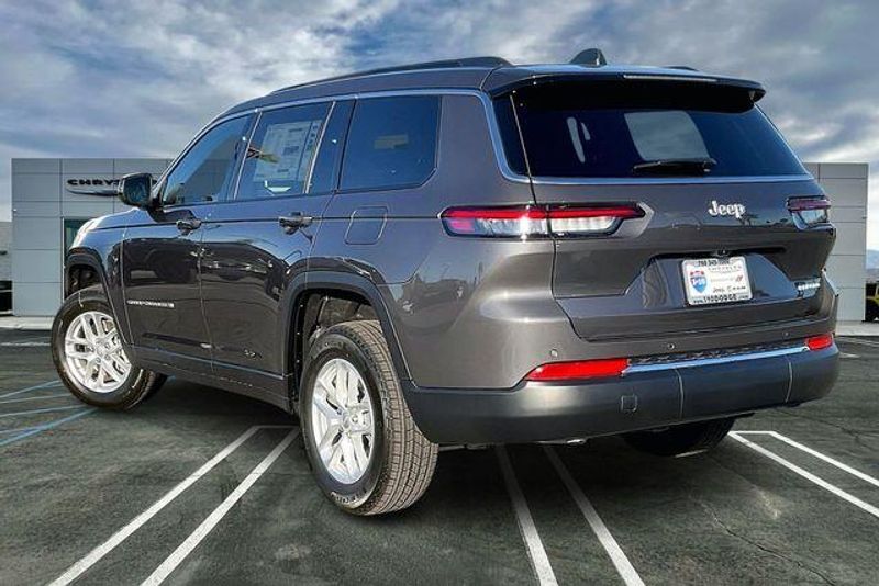 New 2025 Jeep Grand Cherokee L Laredo X 4x2Image 2