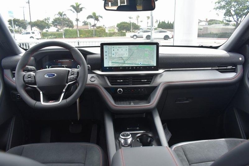 New 2025 Ford Explorer STImage 13