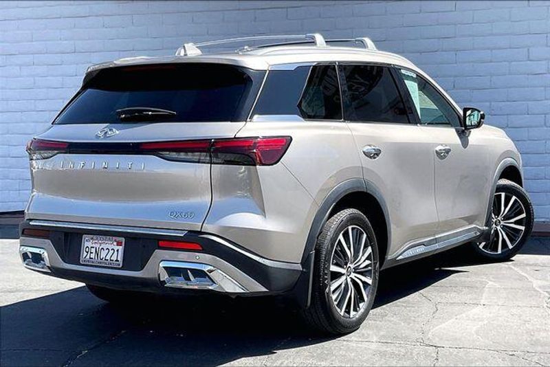 Used 2022 INFINITI QX60 SensoryImage 12