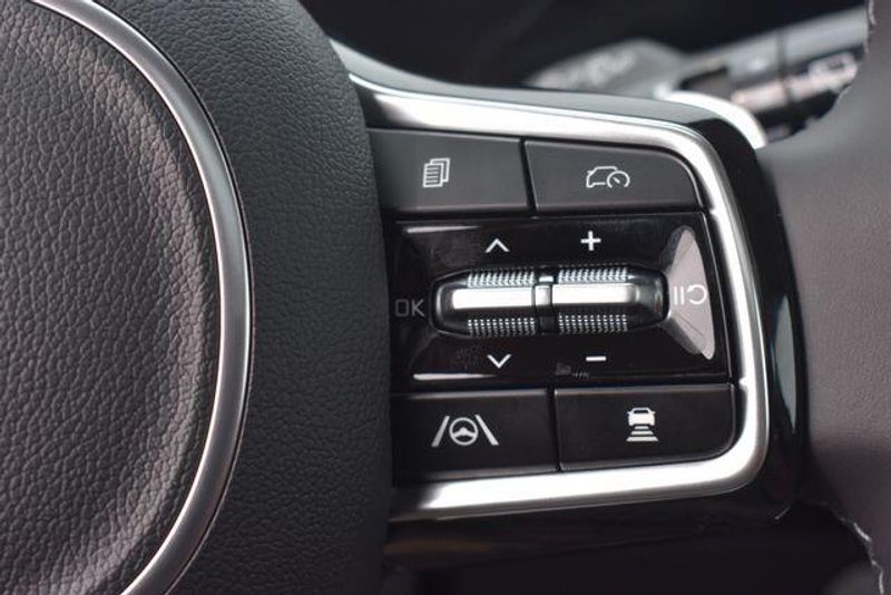 New 2026 Kia Carnival Hybrid SXImage 31