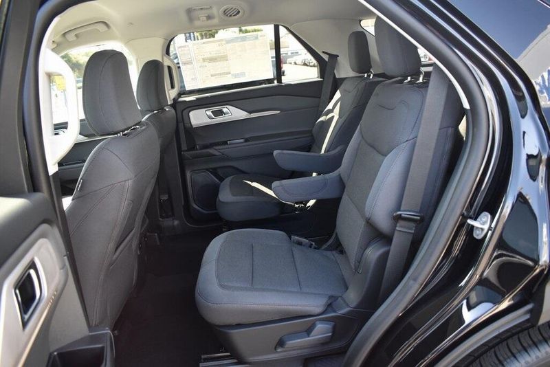 New 2025 Ford Explorer ActiveImage 9