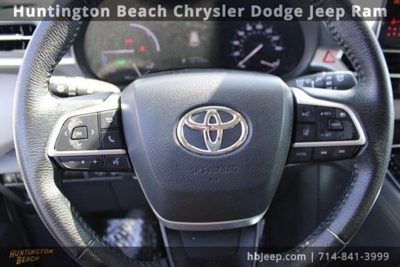 2021 Toyota Sienna XLEImage 21