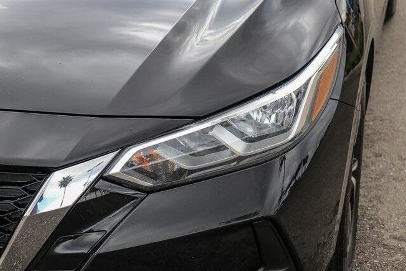 2021 Nissan Sentra SVImage 6