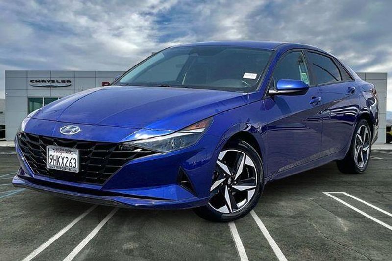 Used 2023 Hyundai Elantra SELImage 1