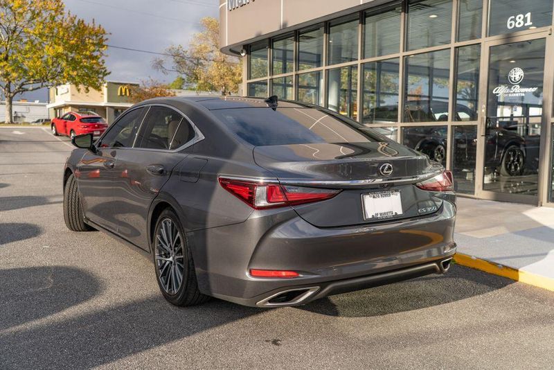 2025 Lexus ES 350 Base photo 4