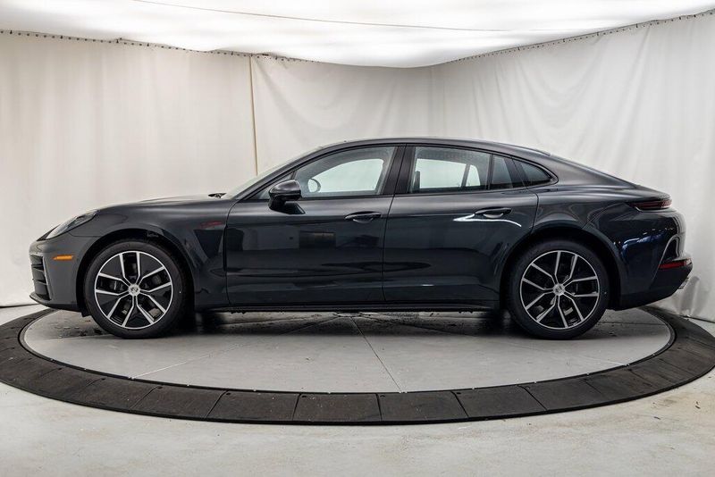 2024 Porsche Panamera 4Image 2