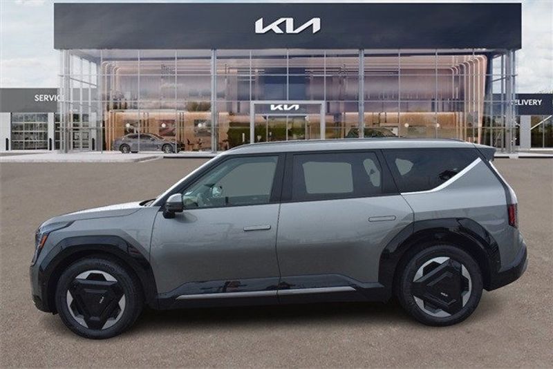 2024 Kia EV9 LandImage 7