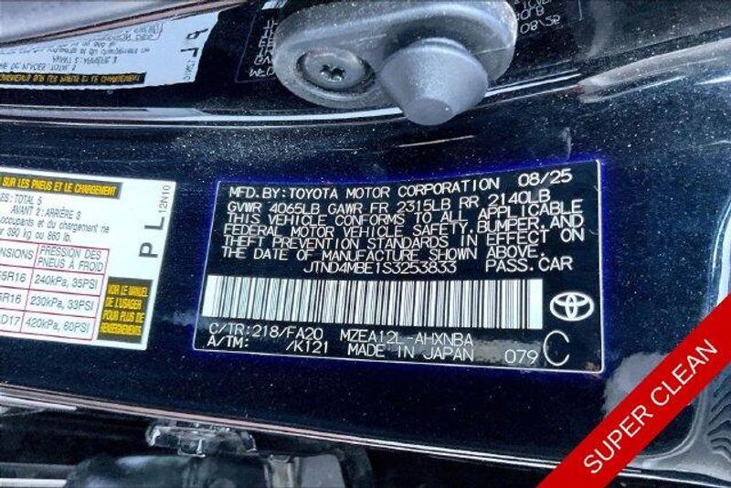 Used 2025 Toyota Corolla Hatchback SEImage 32