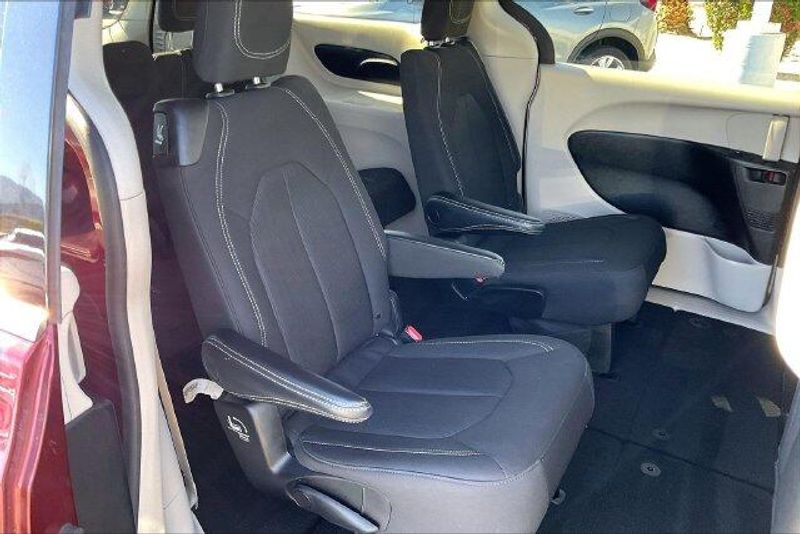 Used 2023 Chrysler Voyager LXImage 26