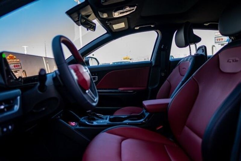 New 2025 Kia K4 GT-LineImage 10