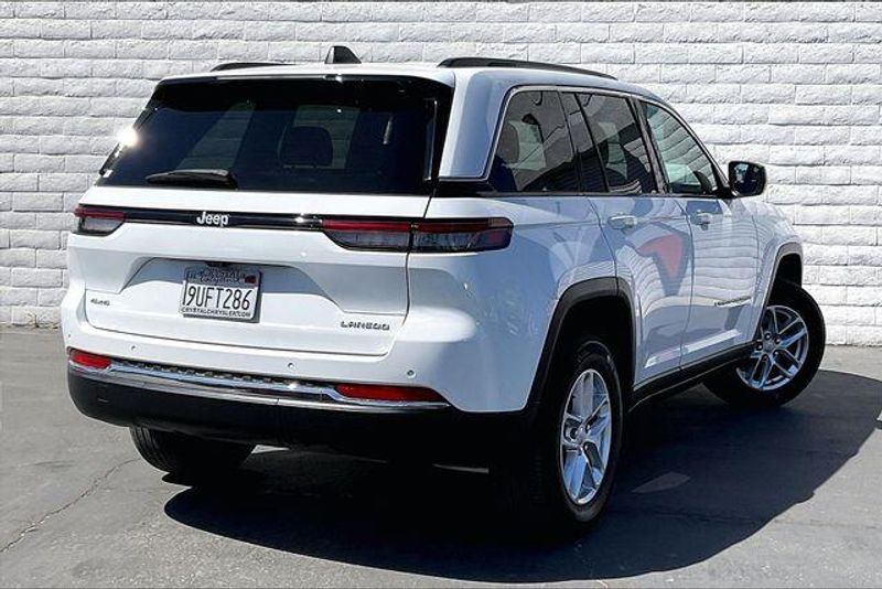Used 2025 Jeep Grand Cherokee Laredo XImage 13