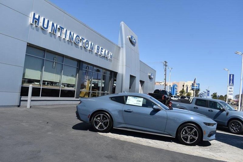 New 2025 Ford Mustang EcoBoostImage 3