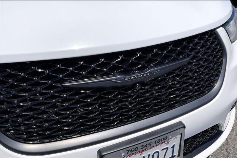 Used 2023 Chrysler Pacifica Hybrid LimitedImage 30