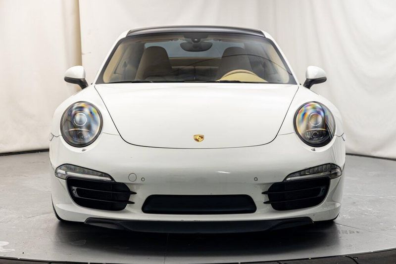 2015 Porsche 911 Carrera 4SImage 8