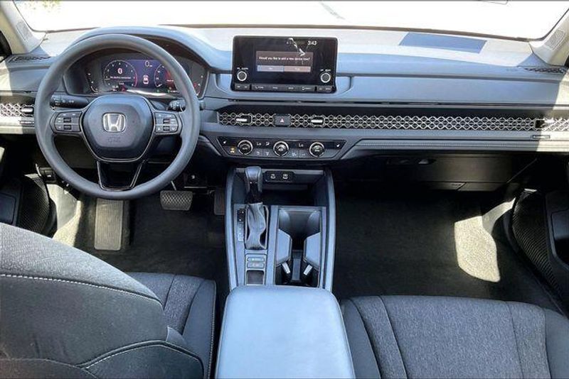 Used 2025 Honda Accord Sedan SEImage 15