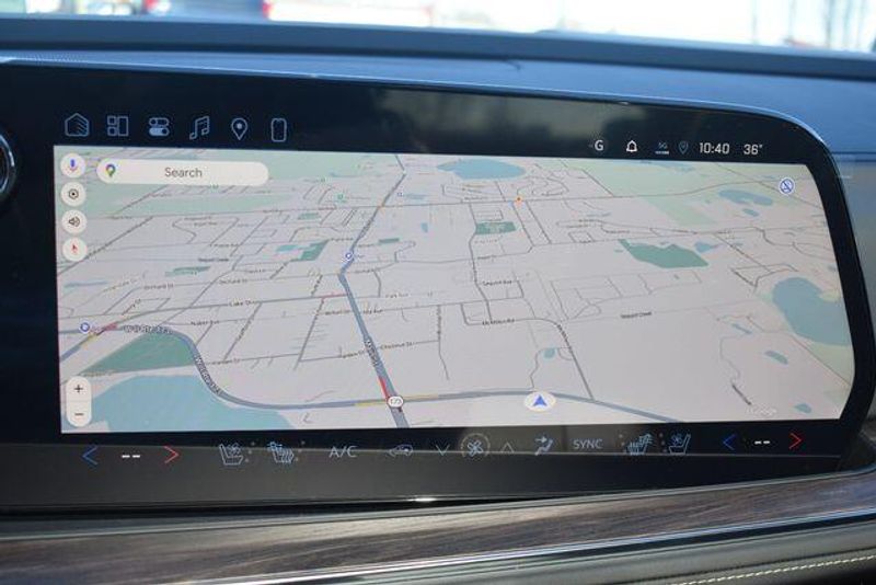 New 2026 Chevrolet Suburban PremierImage 35