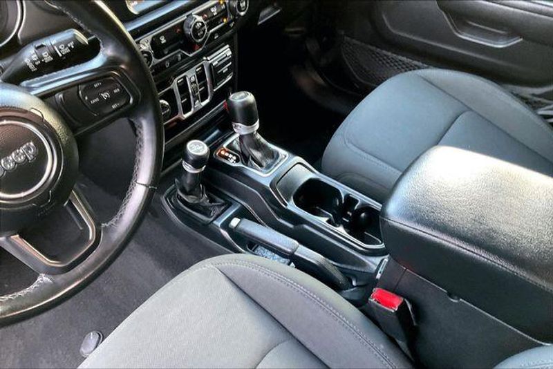 Used 2021 Jeep Wrangler Unlimited SportImage 17