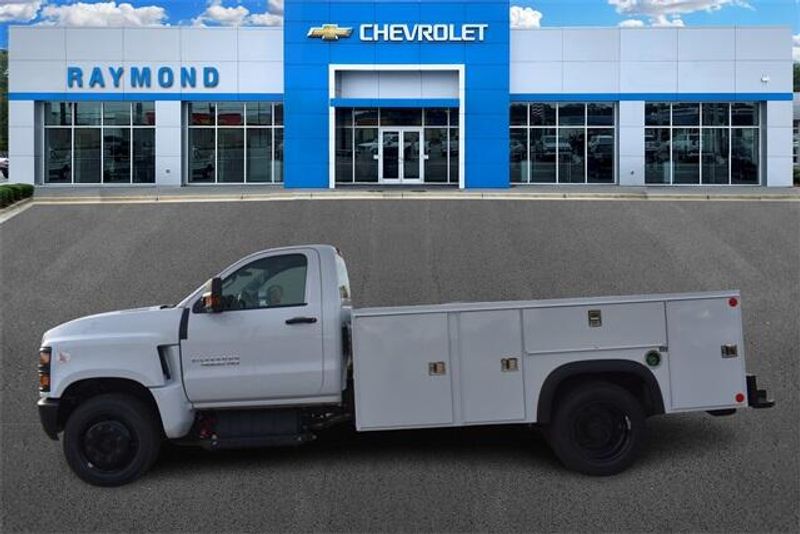 2024 Chevrolet Silverado 4500HD Work TruckImage 6