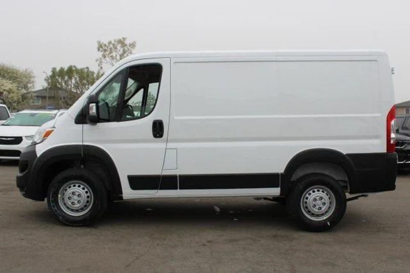 2025 RAM ProMaster 1500 Low Roof 118 WBImage 15
