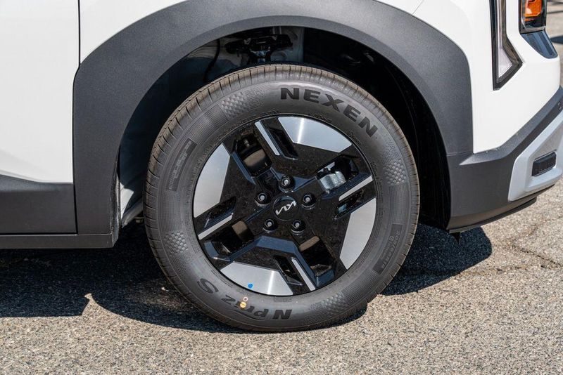 New 2027 Kia Seltos LXImage 9