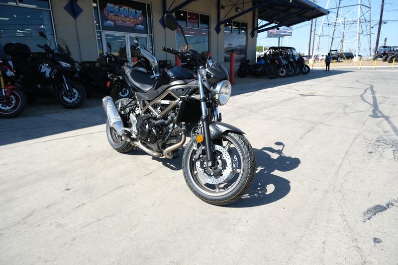 2024 SUZUKI SV650 ABS GLASS SPARKLE BLACK 