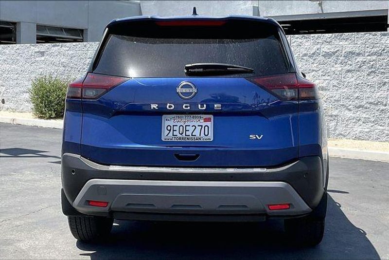 Used 2023 Nissan Rogue SVImage 3